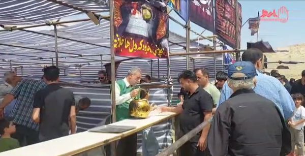 موکب‌های رضوی؛ نگینی در مسیر ساوه به همدان با عطر معنویت و خنکای خدمت