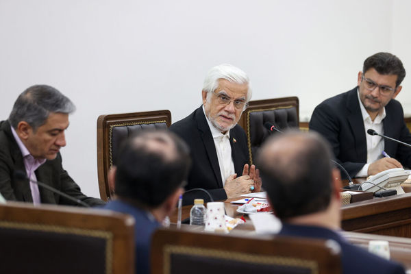 عارف: اجازه نمی‌دهیم با سفره مردم شوخی کنند/ ۴ راهبرد دولت برای بهبود معیشت مردم