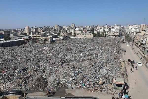 کارثة بیئیة فی غزة وتراکم کمیات هائلة من النفایات + صور