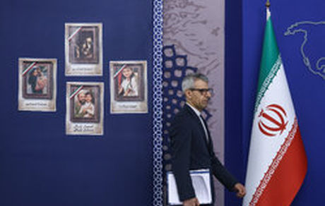 بقایی با اعلام این که اعتماد ما به آمریکای جنایتکار به زیر صفر رسیده است، همچنان مذاکره را ابزاری برای احقاق حق ملت ایران عنوان کرد.

