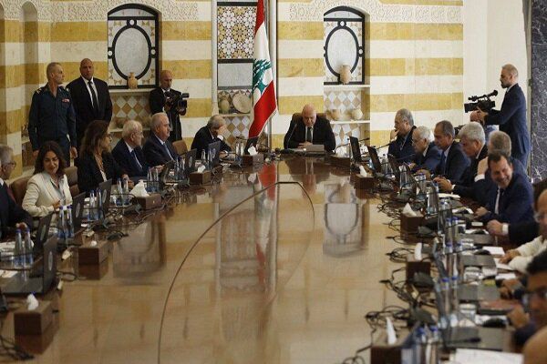 Lebanese government meeting against resistance weapons; Shiite ministers walk out