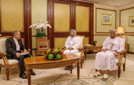 تخت‌روانچی با وزیر امور خارجه عمان دیدار کرد
