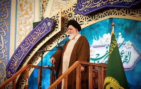 رهبر معظم انقلاب اسلامی ایران بی‌نظیرترین رهبر جهان در مدیریت بحران و فتنه‌شناسی است