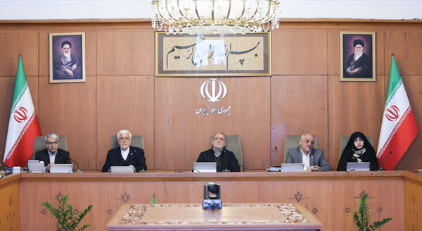 پزشکیان: تلاش دشمن برای ایجاد بی‌ثباتی موجب غفلت ما از ضعف‌ داخلی نشود