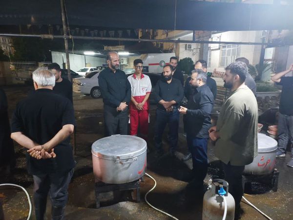 حضور سرهنگ بابایی، فرمانده سپاه شهرستان بابل در مراسم نذرواره ۷۲ دیگ حسینی
