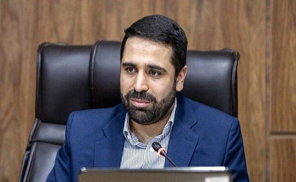 آقامیری: جامعه به‌طور متوسط روزانه ۳.۶ ساعت در فضای مجازی زندگی می‌کند