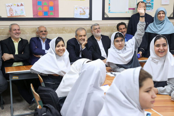 لا ینبغی أن یقتصر التعلیم الذکی على المحتوى البصری والسمعی والتفاعلی.