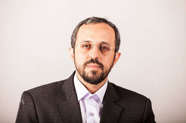 احدیان: هرکس بر مخالفت با وفاق اصرار کند راهش را از رهبری جدا کرده است
