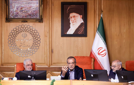 پزشکیان:کسب رضایت مراجعان، باید مهمترین شاخص ارزیابی عملکرد دستگاهها باشد