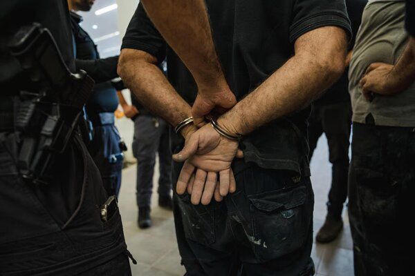 اعتقال صهیونی مزعوم بتهمة التجسس لصالح إیران