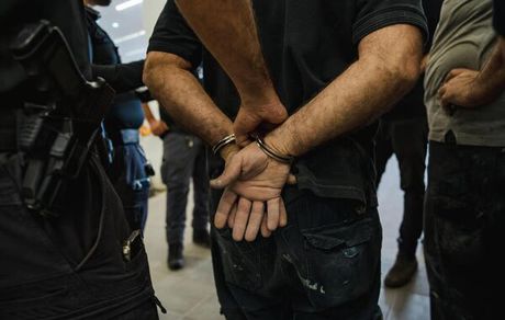 Alleged arrest of a Zionist on charges of spying for Iran