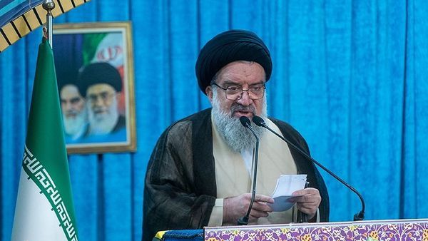 خاتمی: تنها راه، دفاع شرافتمندانه است نه تسلیم بی‌شرفانه
