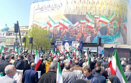 آغاز تشییع شهدای ناوشکن دنا و شهیدان لاریجانی و سلیمانی