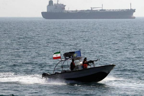 ایندیپندنت:یک شکست تاریخی این‌بار برای ترامپ در تنگه هرمز تکرار می‌شود