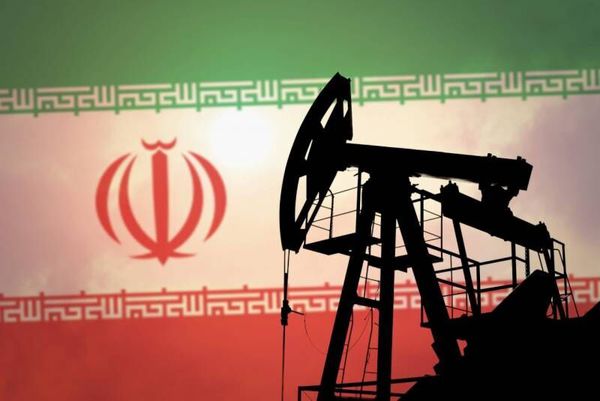 وب سایت "تنکر ترکرز": نفت ایران از محاصره آمریکا عبور کرد