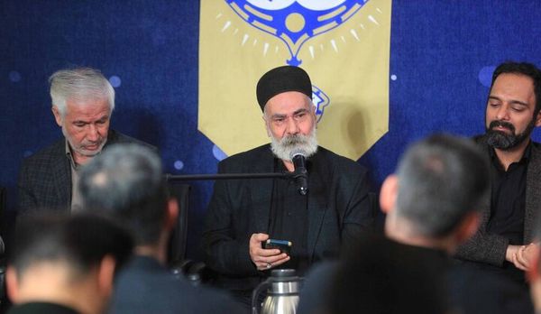 «محفل شعر امین» بدون میزبان برگزار شد

