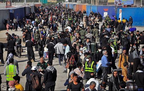تردد زائران اربعین از تمام مرزهای عراق در حال انجام است